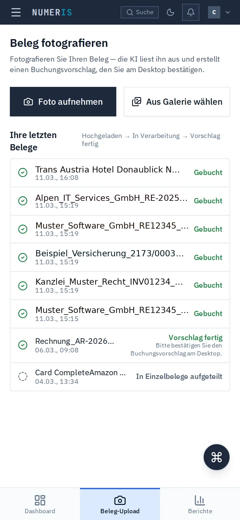 Entwicklungsansicht des vorgesehenen Beleg-Uploads am Smartphone mit den Aktionen Foto aufnehmen und Aus Galerie wählen sowie der Liste „Ihre letzten Belege“.